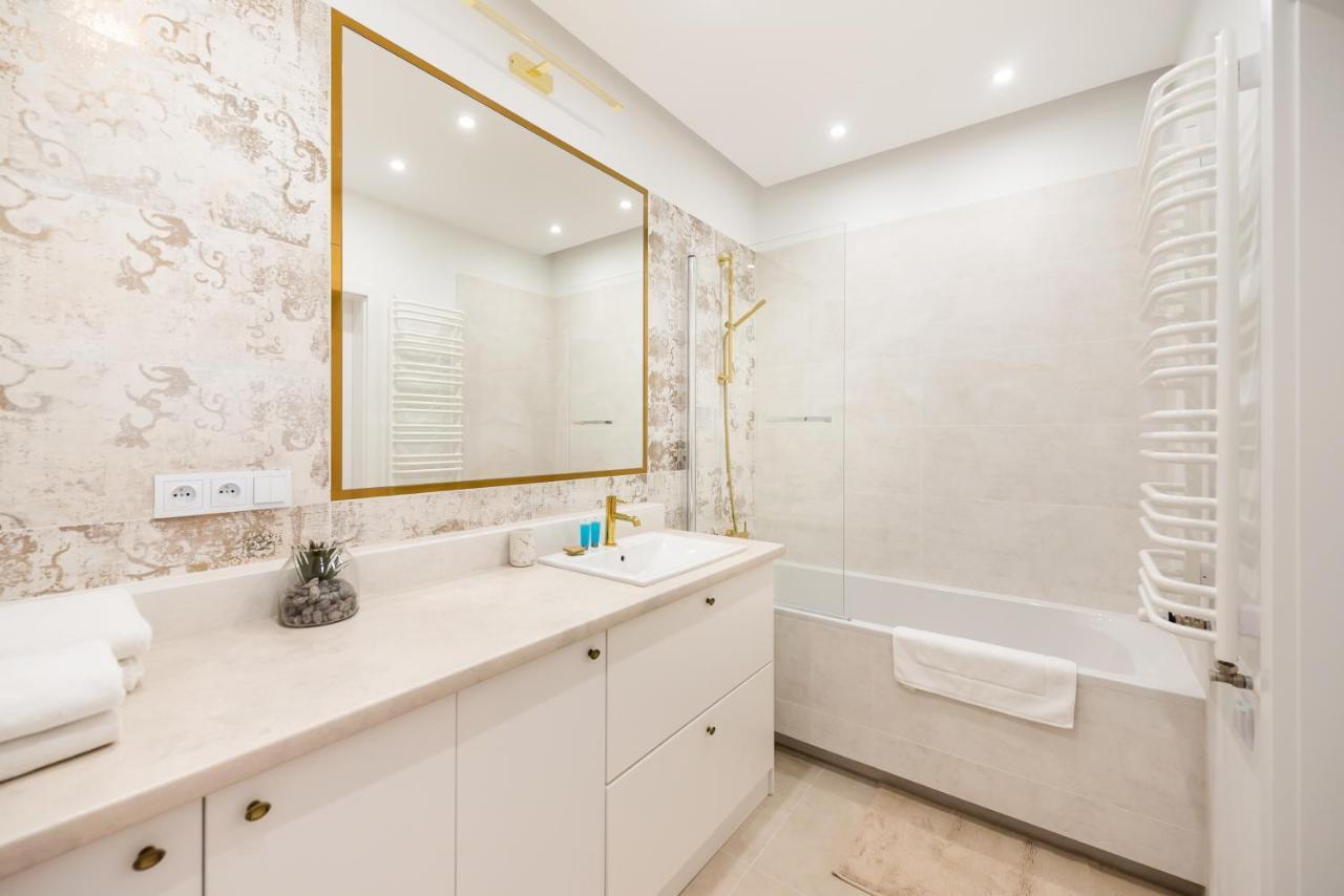 Wola Cosy White Apartment Warsawa Bagian luar foto